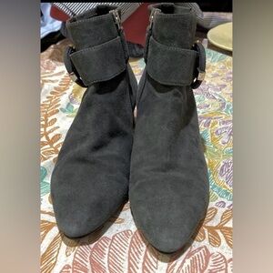 Aquatalia(IT)Grey suede boots, size 7. Zipper w/Buckle. 2.25 heel. Pointy Toe EC